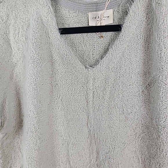 NEW 143 Story by Line Up Fuzzy Wuzzy Pullover Sweater in Frosty Gray Sz 2X - Picture 3 of 9